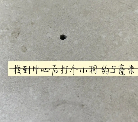 达川瓷砖空鼓维修公司专业解答在瓷砖铺贴过程中，如果砂料搅拌不均匀，将会带来以下问题